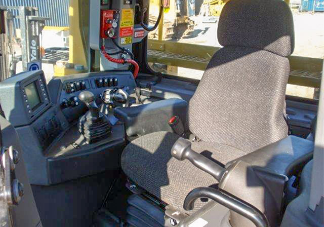 Tracks: Professional earth moving/mining/heavy machinery detailing